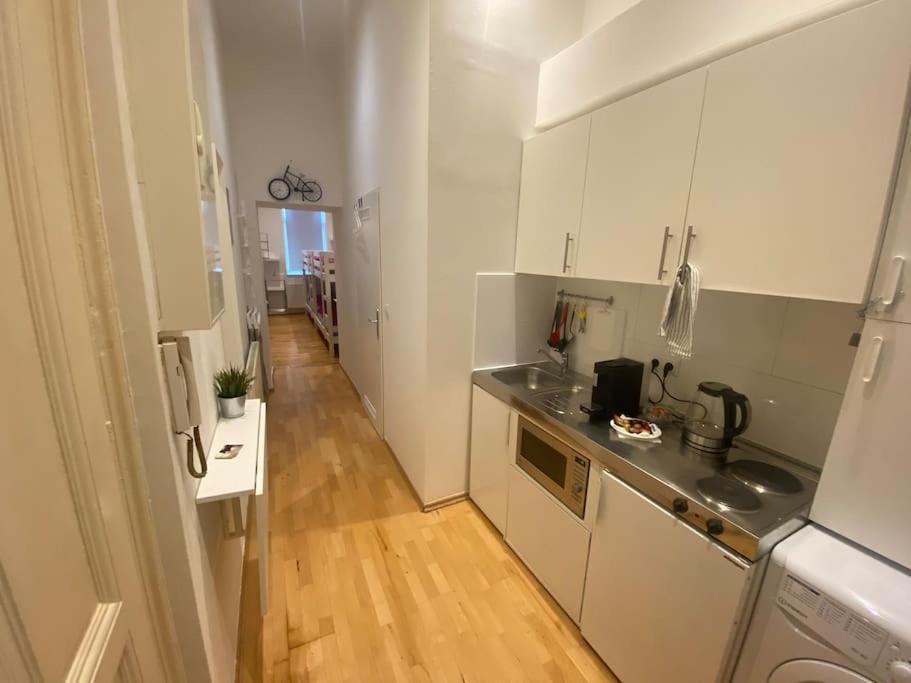 Cozy Appartm With + Airport/City Center Connection Leilighet Wien Eksteriør bilde