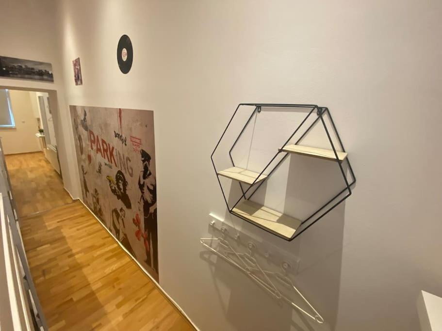 Cozy Appartm With + Airport/City Center Connection Leilighet Wien Eksteriør bilde