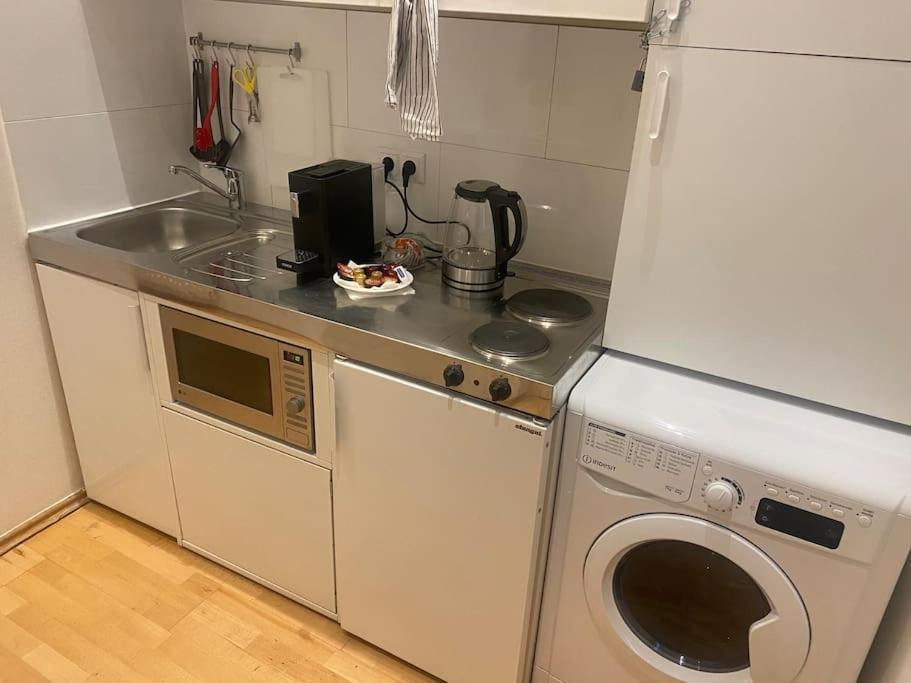 Cozy Appartm With + Airport/City Center Connection Leilighet Wien Eksteriør bilde